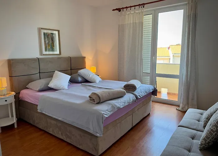 Apartments Maricic Banjol